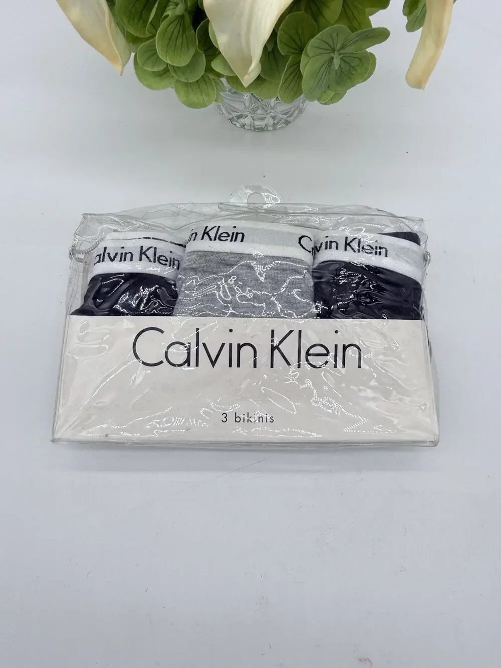 Calvin Klein Women's Cotton Stretch Bikini Panties 3 Pack Small 2 Black 1 Gray